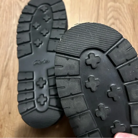 Clarks Orianna Twist Black Leather Sandals - Picture 7 of 7